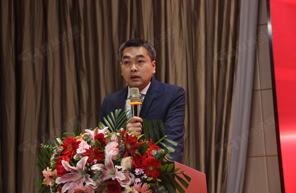 金牛辭舊歲,猛虎迎春來。搭著歡樂的時光列車,我們一起歡送碩果累累的2021年,迎來了嶄新的2022年。1月26日,我們歡聚一堂,在歡聲笑語、載歌載舞中迎接新春,“立足新鴻程開創(chuàng)新局面”桂林鴻程2021年年終總結(jié)表彰會由此開始! 金牛辭舊歲,猛虎迎春來。搭著歡樂的時光列車,我們一起歡送碩果累累的2021年,迎來了嶄新的2022年。1月26日,我們歡聚一堂,在歡聲笑語、載歌載舞中迎接新春,“立足新鴻程開創(chuàng)新局面”桂林鴻程2021年年終總結(jié)表彰會由此開始!