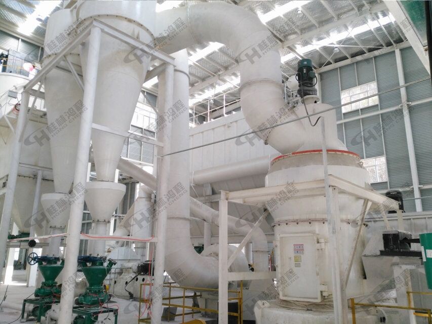 膨潤(rùn)土磨粉機(jī) 膨潤(rùn)土磨粉機(jī)