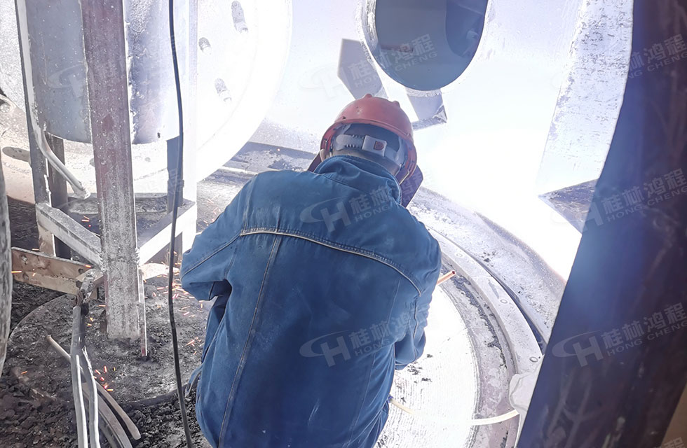 點贊!鴻程榜樣!無懼炙烤,追求卓越,實現(xiàn)服務“超預期” 點贊!鴻程榜樣!無懼炙烤,追求卓越,實現(xiàn)服務“超預期”