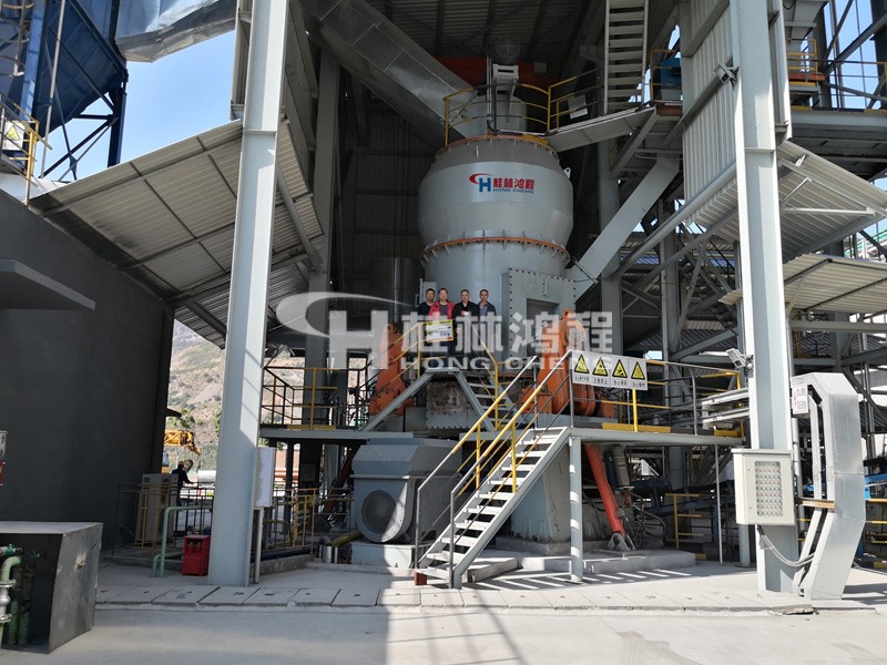 HLM1700生石灰粉磨設(shè)備325目D85時(shí)產(chǎn)25噸河北項(xiàng)目 HLM1700生石灰粉磨設(shè)備325目D85時(shí)產(chǎn)25噸河北項(xiàng)目